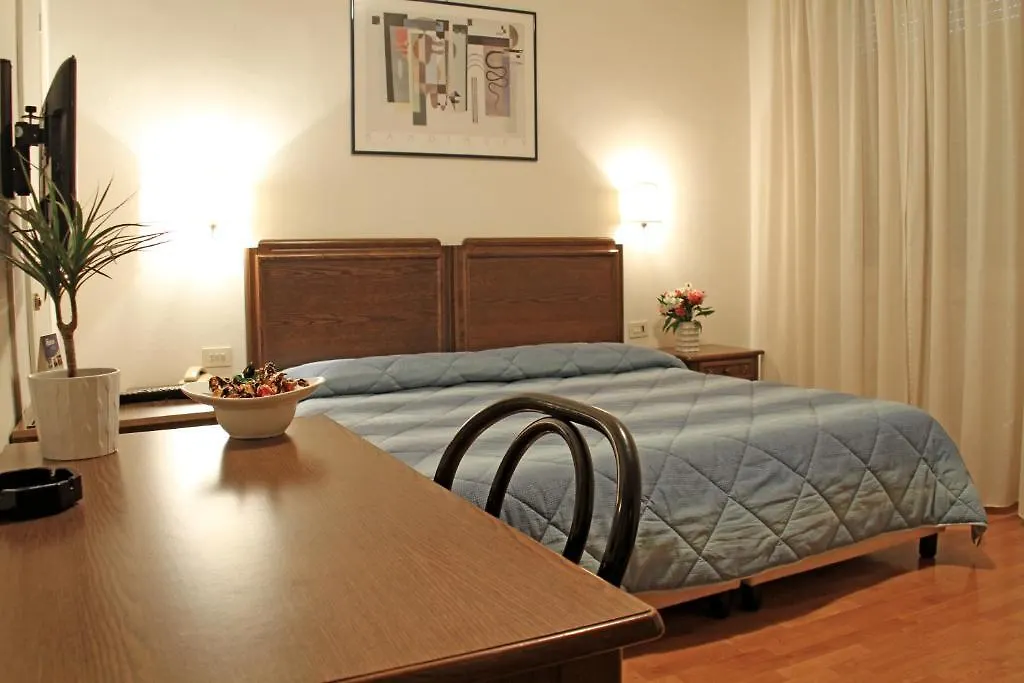 Hotel La Pace Pontedera 3*,